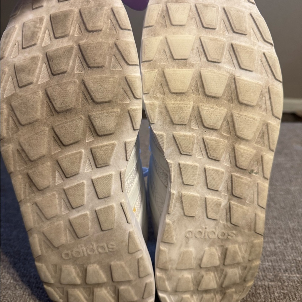 Adidas Questar Flow White/White size 12 - Picture 8 of 9